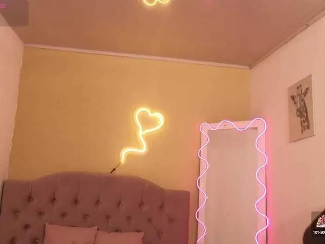 KISSI-TAY — I REALLY LIKE TO FEEL THE VIBRATIONS OF MY TOY, I LOVE TO PLEASE AND ENJOY 