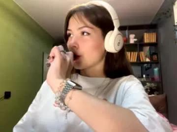 alinedifede — Goal: Lower my shorts from the back... and pause at the best moment<: My name is Alice #new , new experience to me, hope it turns out well :3  #skinny #young #18 #shy [222 tokens remaining]