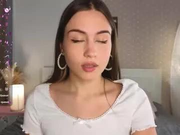 appleeepie — Hello, i'm Vicki! My Private is OPEN #18 #shy #lovense #bigass #new  GOAL:air kiss [12 tokens remaining]