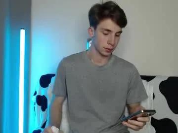 cute_brian — Remove T -shirt and flex muscles  #cum #ass #hair #young #bigcock [111 tokens remaining]