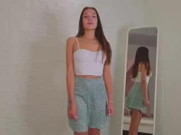 cutiewuwu — for a good start! #shy #new #bigass #18 #petite [13 tokens remaining]