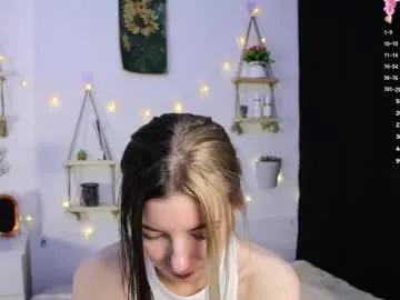 emmie_everly —   Wet pussy>< HEHEHEHEHEHE><  #new #18 #skinny #shy #petite [0 tokens remaining]