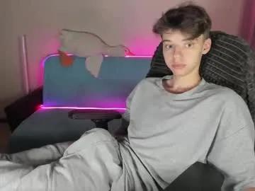 guy_liam1 — Goal: Flash ass #bigcock #cum #new #18 #young - Next Goal: Show feet