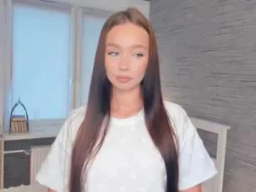 hannavaile — GOAL: I squeeze my tits closely under my T-shirt [46 tokens remaining] Hi! #18 #teen #new #shy #young