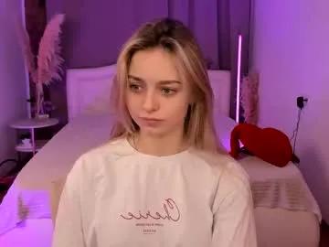 joyce_shinne —  Play with pussy    #18 #teen #smalltits #shy #new  [172 tokens remaining]