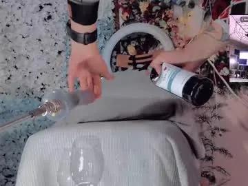 kate_yoshy — take a sip from the glass !happy halloween [517 tokens left]