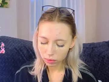 lunariabliss — GOAL:  Suck finger  Hi everyone, I'm Kelly! I'm #teen and i like #dance I'm #18 ye #smalltits and a #skinny body [18 tokens remaining]