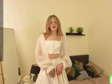 patricia_perry — GOAL: eye contact [5 tokens remaining] Welcome to my room! I`m Vicki, newbee here, but let`s make some fun! ^^ #new #18 #shy #teen #natural