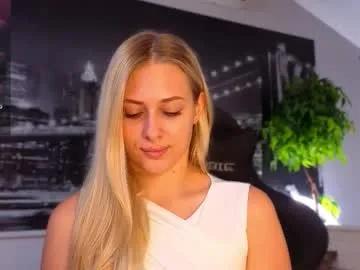 sayselena — Goal: French kiss #18 #bigboobs #lovense #blonde #young - Next Goal: Lick finger