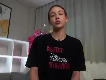 signehinz — MY GOAL: Tell me hello;)   Hey, I'm Eva. I'm #bigboobs #teen #18 #shy #cute [25 tokens remaining]
