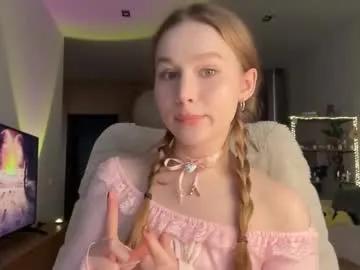 whoisalisa — Goal: fully nude striptease <3 [133 tokens left] #chatty #ass #fit #lovense #blonde