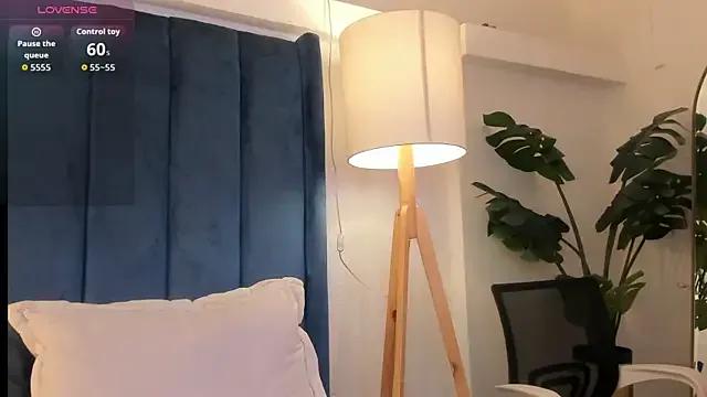 _malih_ — Dance twerk + spanks ass