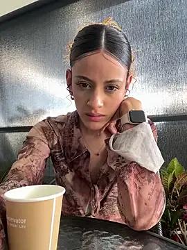 alana15 — SQUIRT UNDER THE TABLE