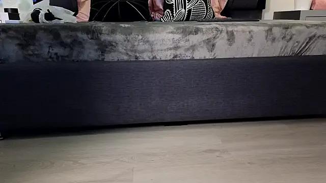 Calipso_Parisi — make me fuck the dildo hard