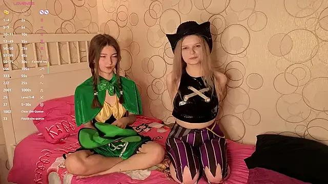 DongMolt — Clara hits Juliet's tits and screams