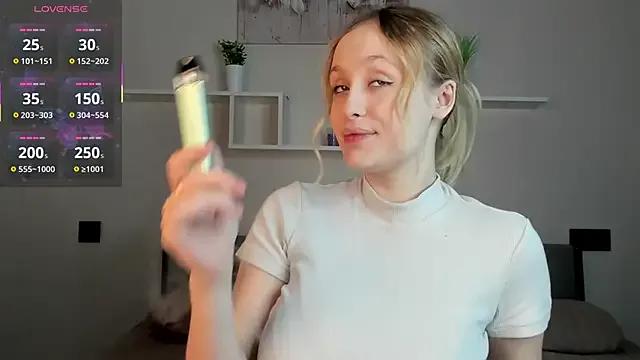 Julliakoill — TAKE OFF BRA