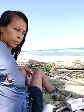 LucyNatural — NAKED AND SQUIRT. SEXY DANCE ON BEACH+7V