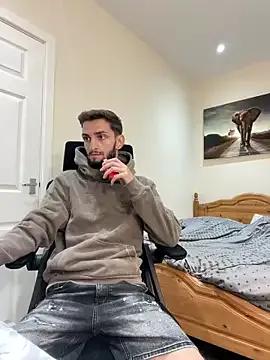 mixedcouplee69 — show ass and putt finger inside