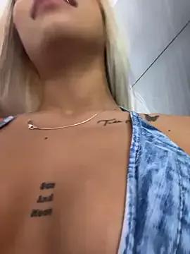 MystiqueXXX — PUSSY PLAY CLOSE UP