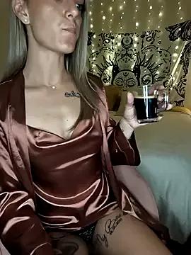 Nikiita_X — Nue, je me doigte 