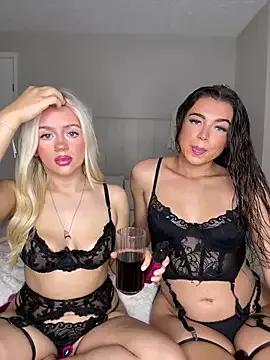 PrincessMegUK — Scissor until we cum + gift for LT