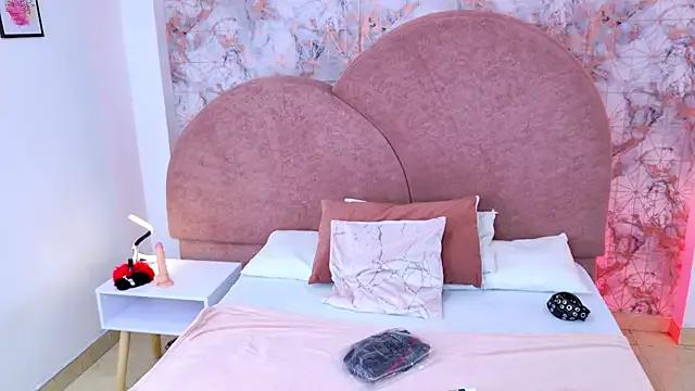 RavenGloomy — PLUG ANAL AND TWERKING  